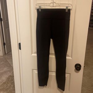 Lululemon Everluxe 25 inch leggings-Black. Size 6